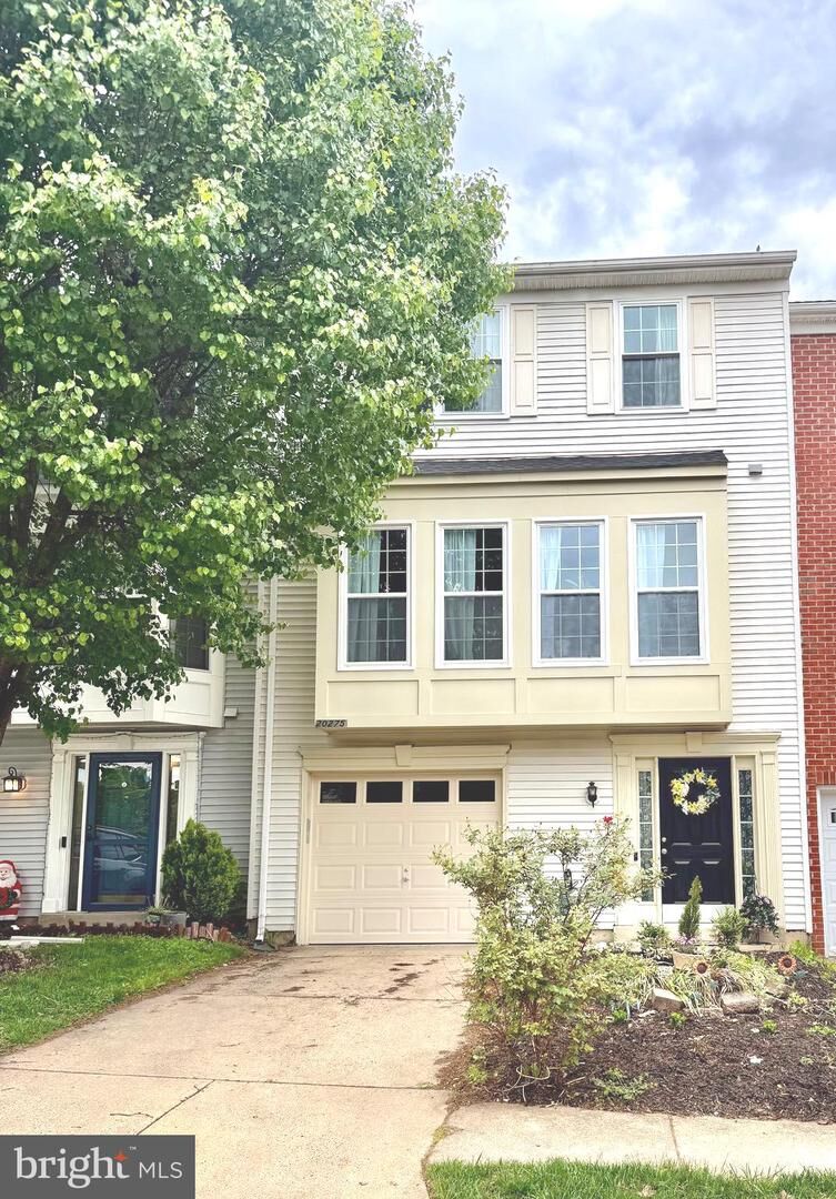 Property Photo:  20275 Glenrobin Terrace  VA 20147 