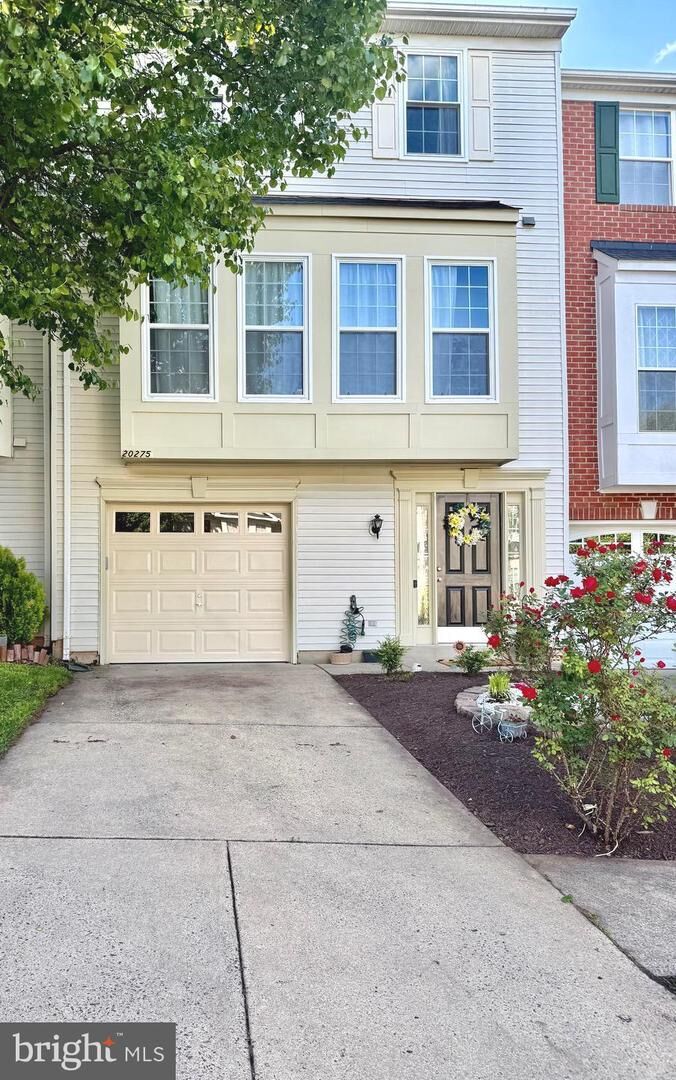 Property Photo:  20275 Glenrobin Terrace  VA 20147 