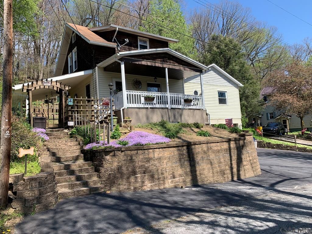 Property Photo:  427 Swank Street  PA 15905 