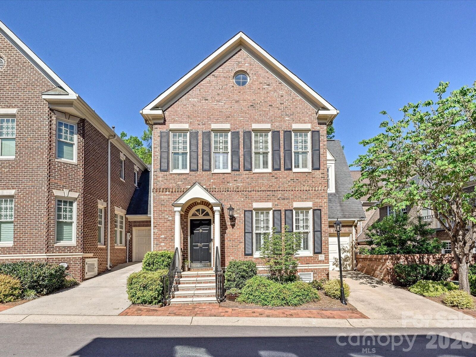 Property Photo:  1117 Dilworth Crescent Row  NC 28203 