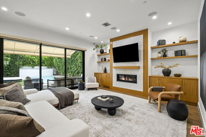 Property Photo:  5314 Willis Ave  CA 91411 