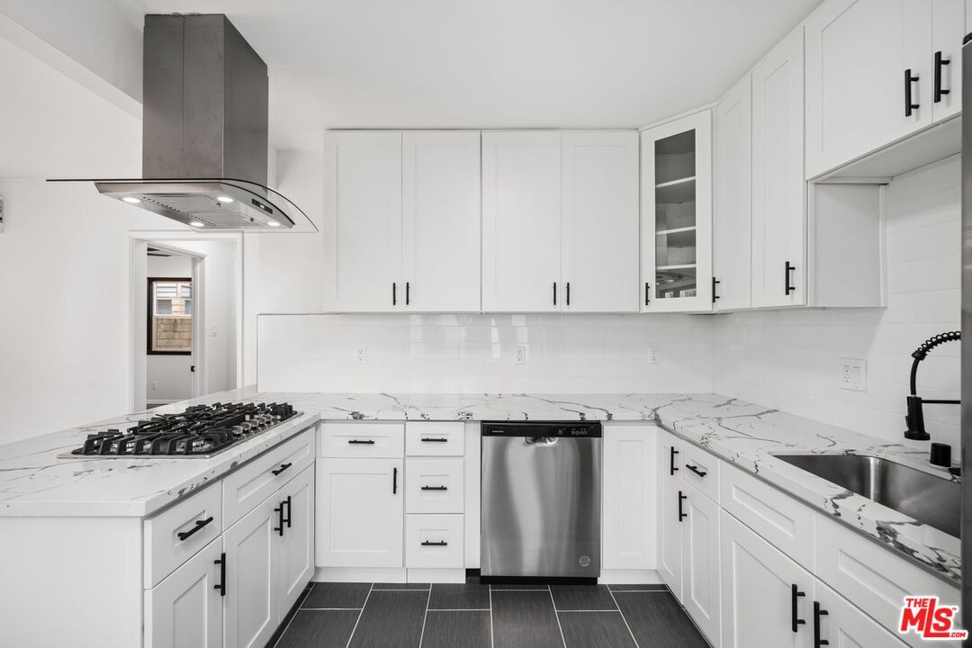 Property Photo:  1645 Selby Ave  CA 90024 