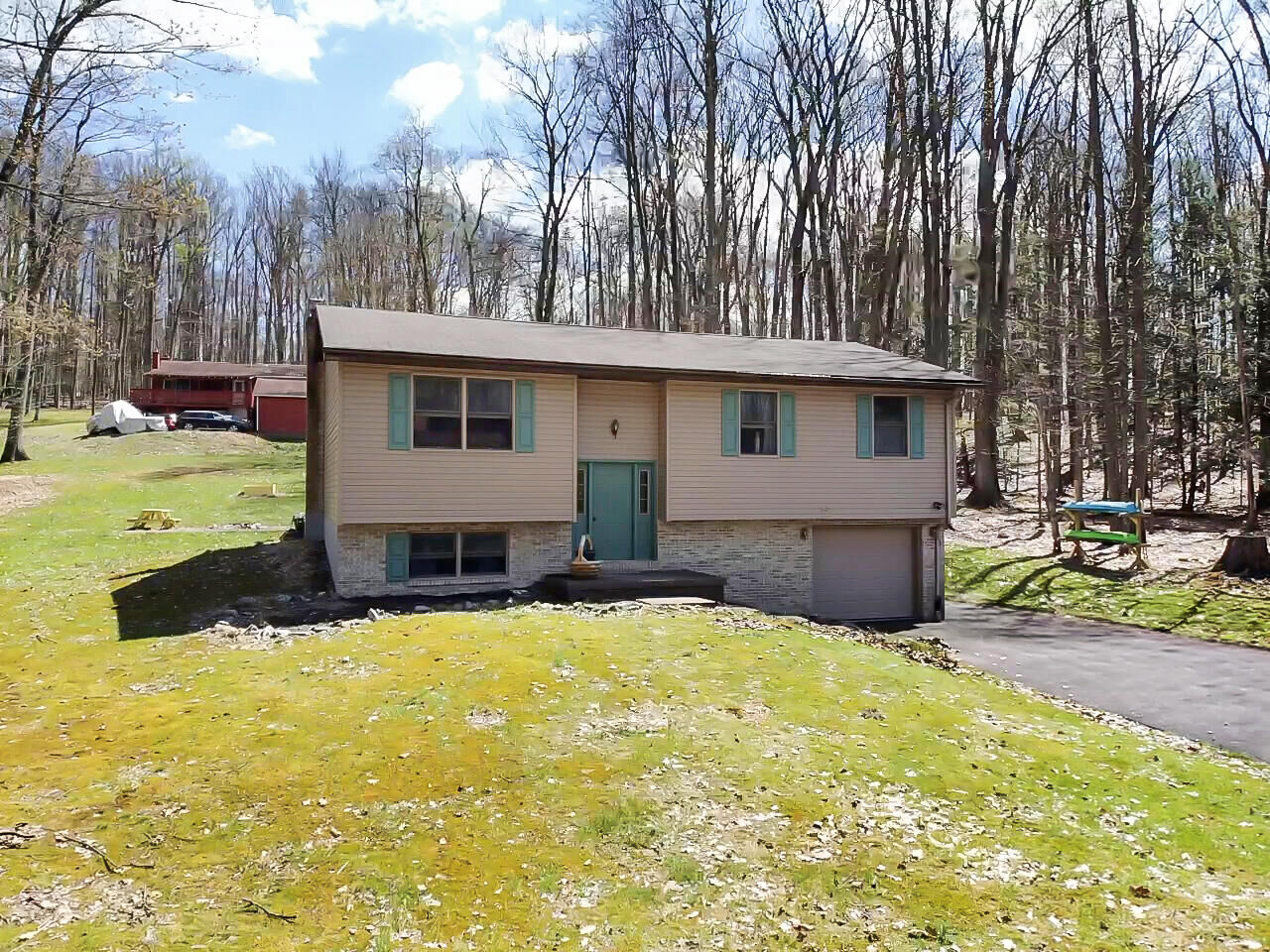 Property Photo: 618 Black Swan Rd PA 15801