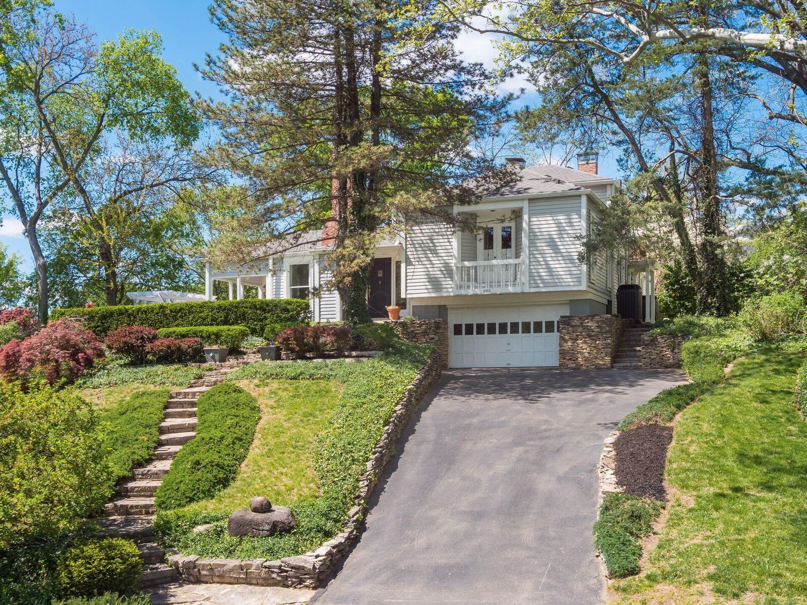 Property Photo:  2112 Lower Chelsea Road  OH 43212 