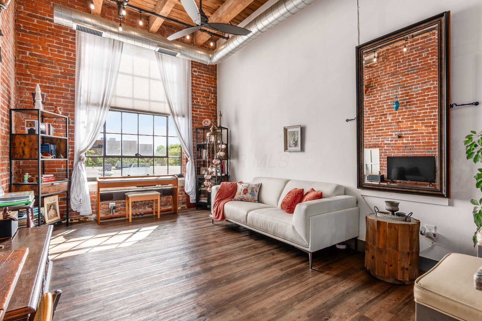 Property Photo:  570 S Front Street  OH 43215 