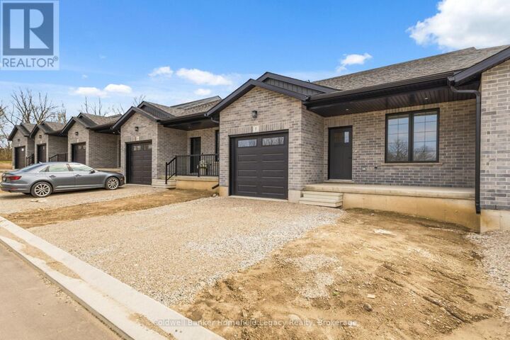 Property Photo:  165 Egan Avenue 7  ON N4X 0C9 