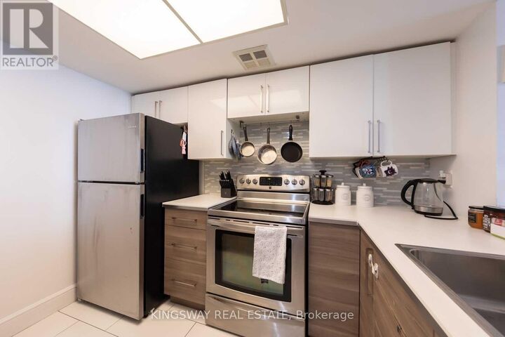 Property Photo:  300 Webb Drive 1004  ON L5B 3W3 