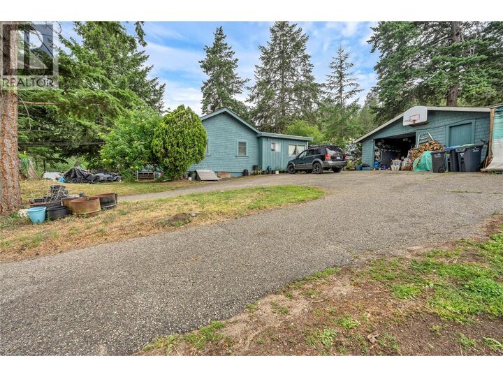 Property Photo: 16109 Dale Meadows Road BC V0H 1Z8