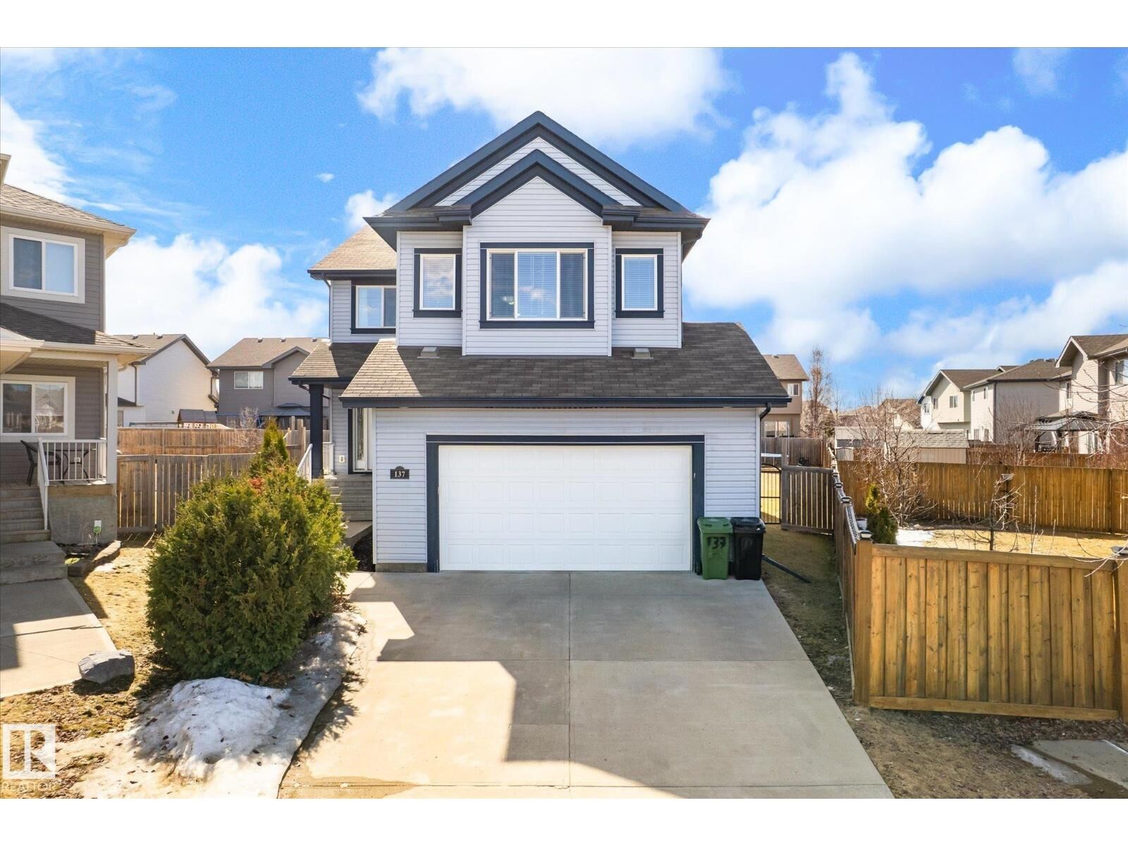 Property Photo:  137 Wellington Pl  AB T8L 0G4 