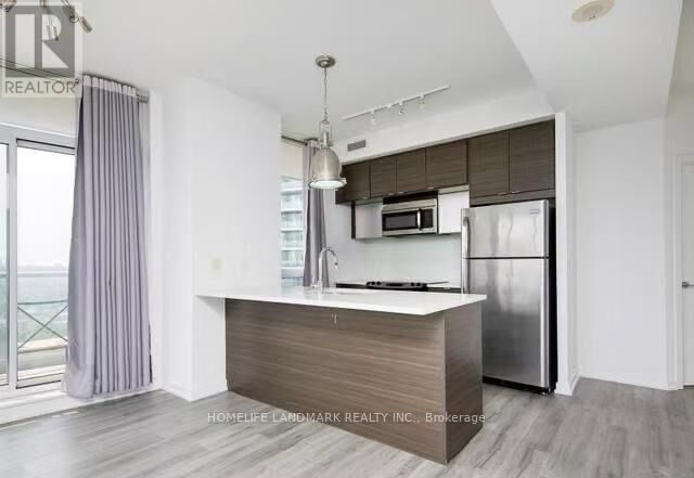 Property Photo: 62 Forest Manor Road 2209 ON M2J 0B6