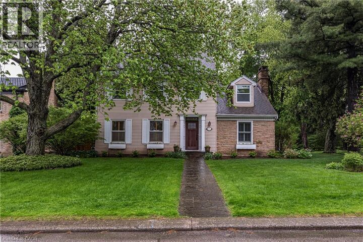 Property Photo:  134 Broad Leaf Crescent  ON L9G 3M5 