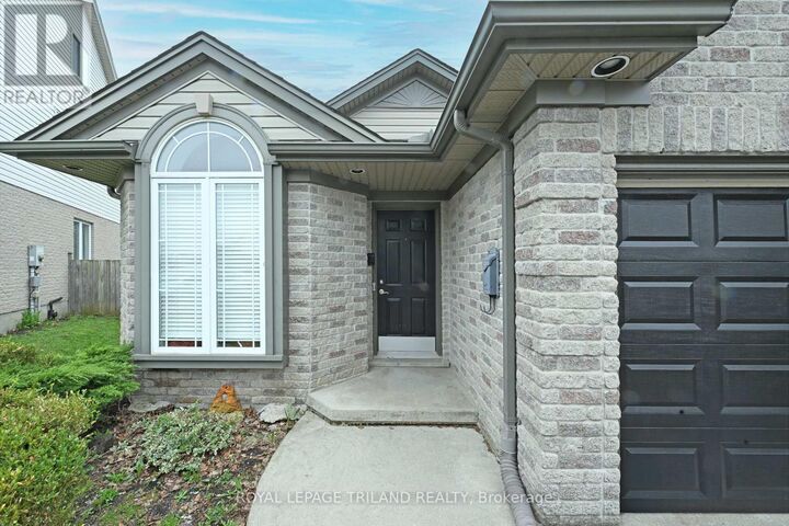 Property Photo: 803 Sandcherry Street ON N6H 5T9