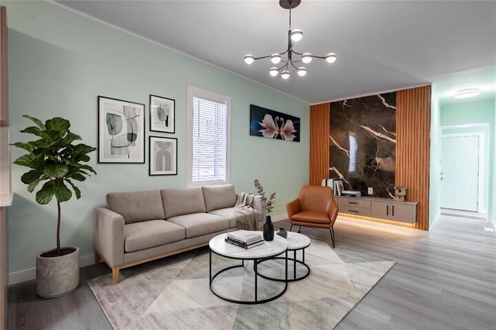 Property Photo:  643 Dufferin Avenue  MB R2W 2Z1 