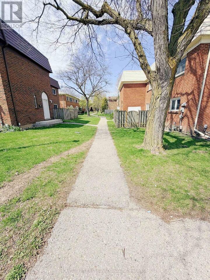 Property Photo:  575 Gainsborough Road 71  ON N6G 2C5 