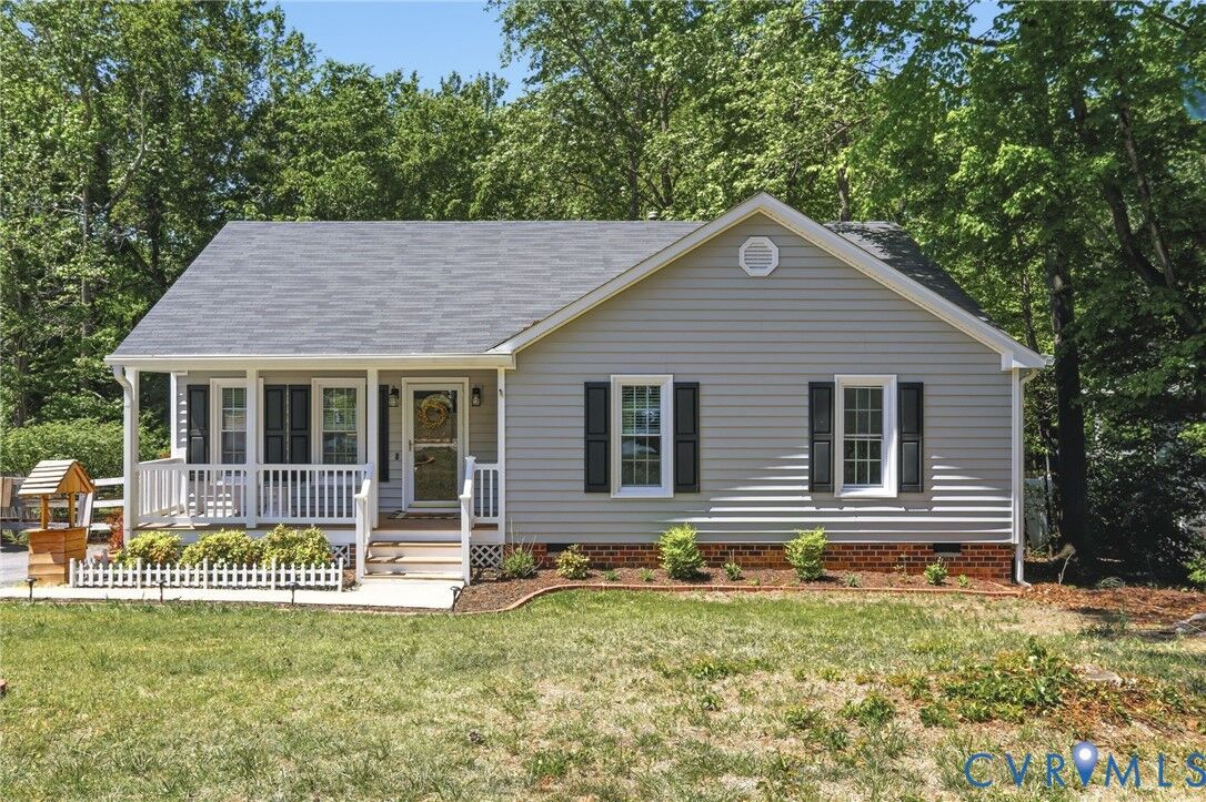 Property Photo: 7012 Holly Bark Drive VA 23112