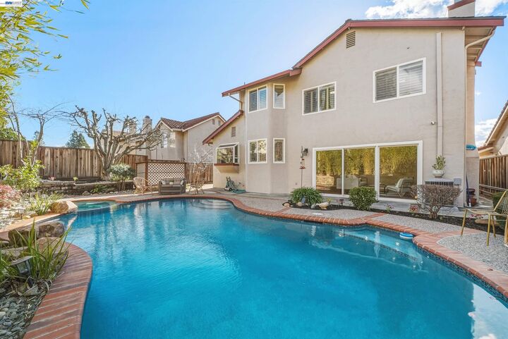Property Photo:  280 Summerford Cir  CA 94583 
