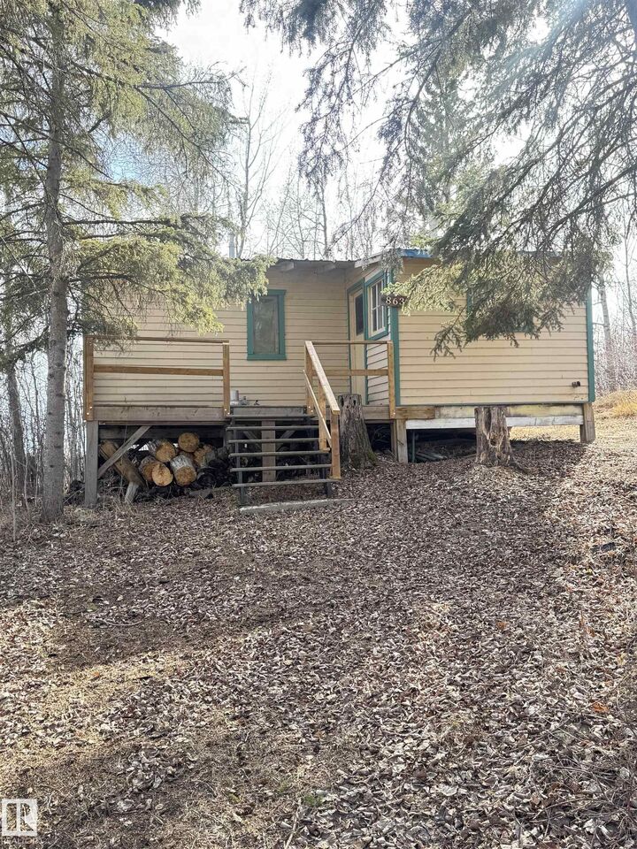 Property Photo: 863 Westcove Drive AB T0E 1V0