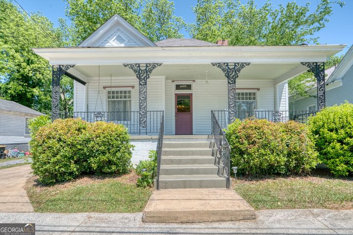Property Photo:  601 W 10th Street NE  GA 30165 