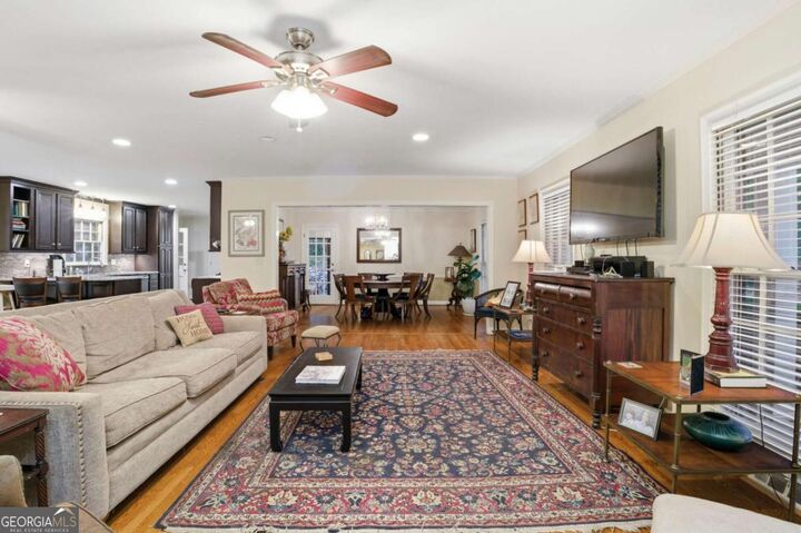 Property Photo:  513 E 11th Street SE  GA 30161 