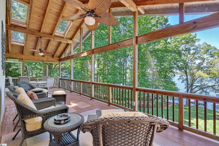 Property Photo:  132 Lake Bowen Drive  SC 29349 