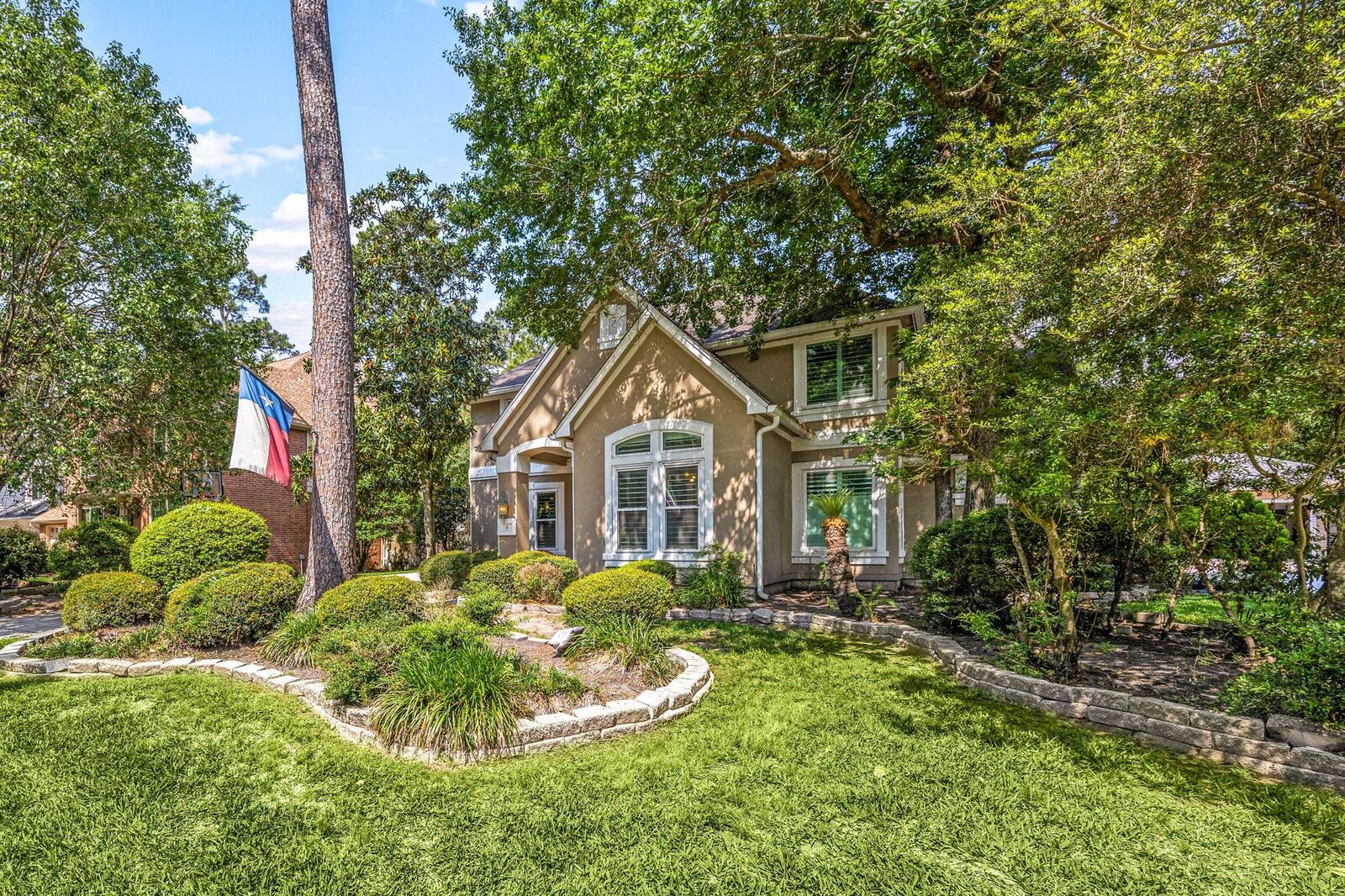 Property Photo:  6 Windflower Place  TX 77381 