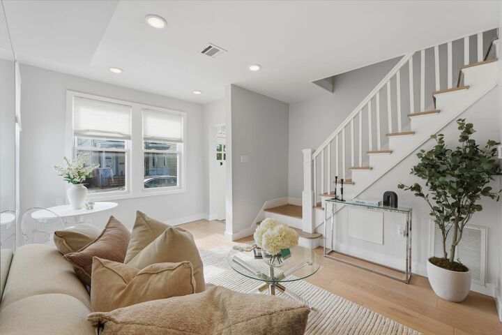 Property Photo:  77 Congress St 3  NJ 07307 