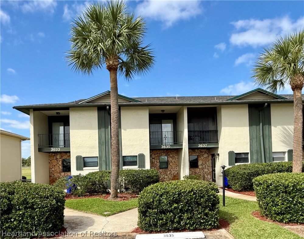Property Photo:  3635 Edgewater Drive  FL 33872 