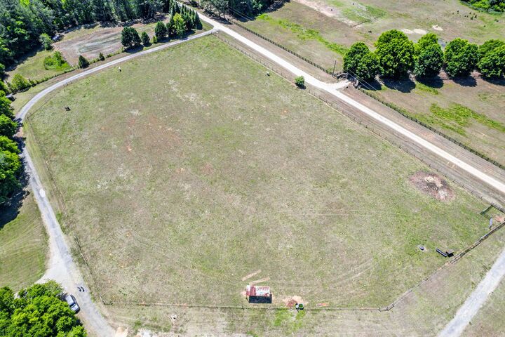 Property Photo:  1401 Fieldcrest Court  GA 30625-0000 