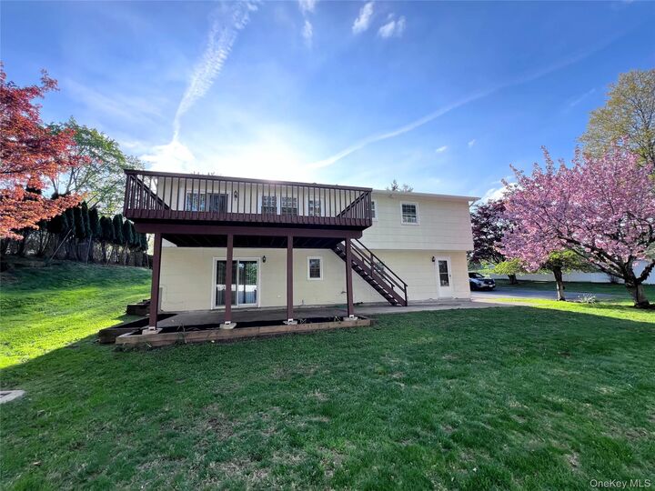 Property Photo:  1 Muir Lane  NY 10956 