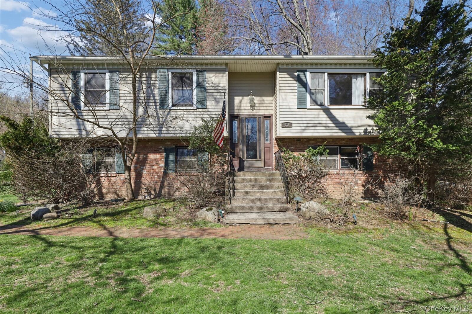 Property Photo:  635 S Pascack Road  NY 10977 