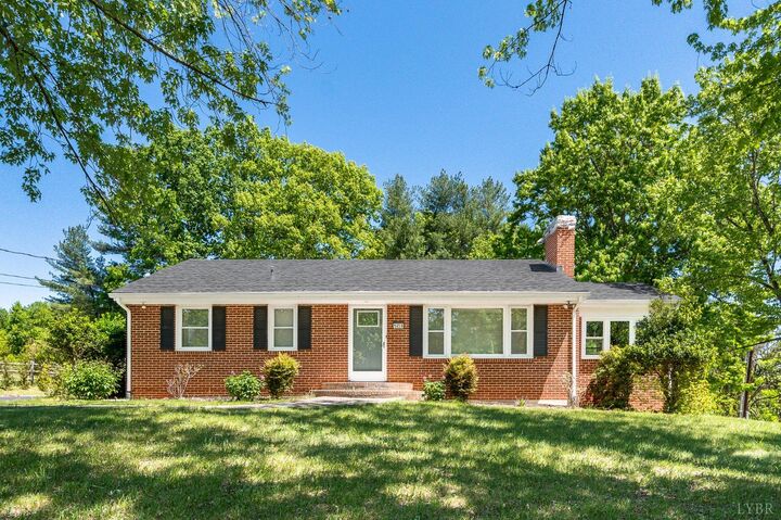 Property Photo: 1659 Shady Knoll Avenue VA 24523