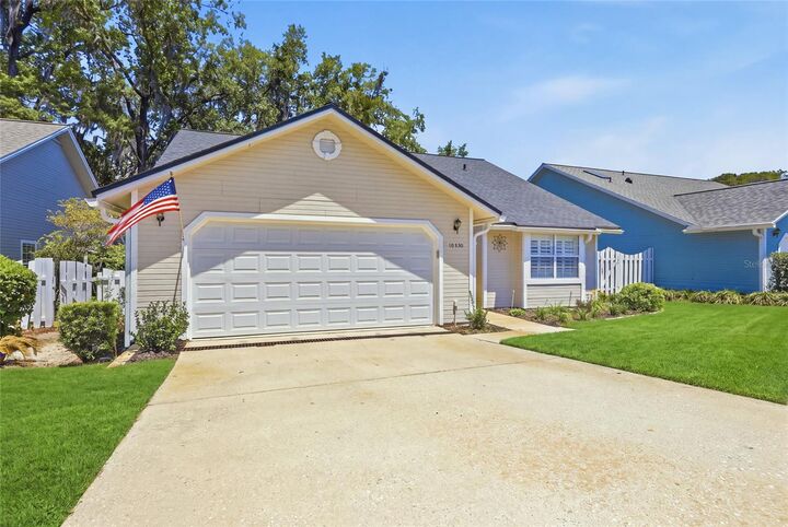 Property Photo:  10530 NW 36th Lane  FL 32606 