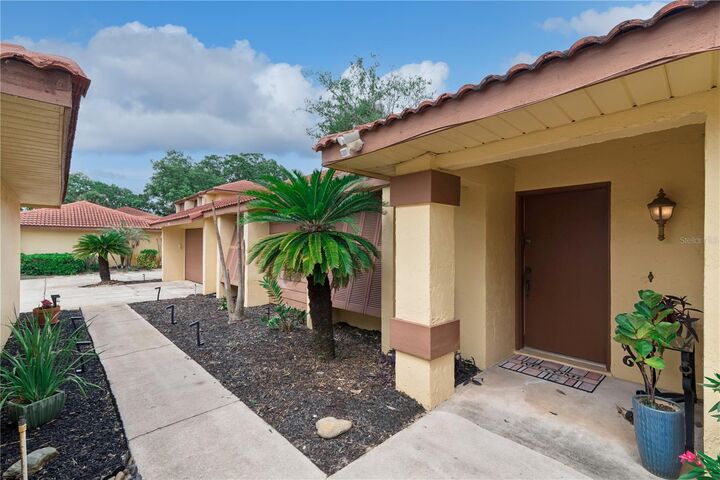 Property Photo:  5007 Nassau Circle 2  FL 32808 