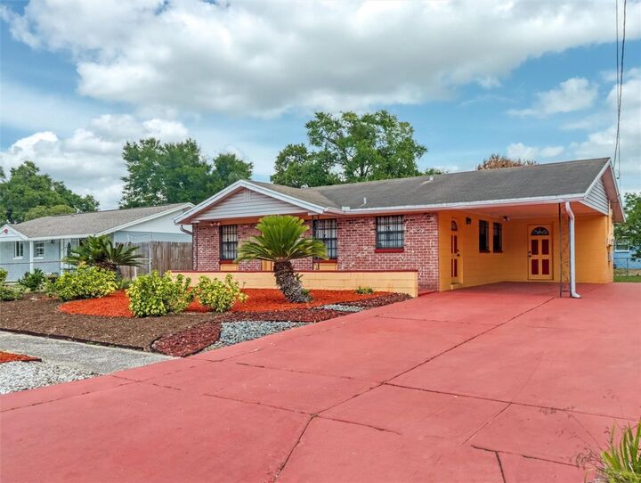 Property Photo:  4415 Atwater Drive  FL 33610 