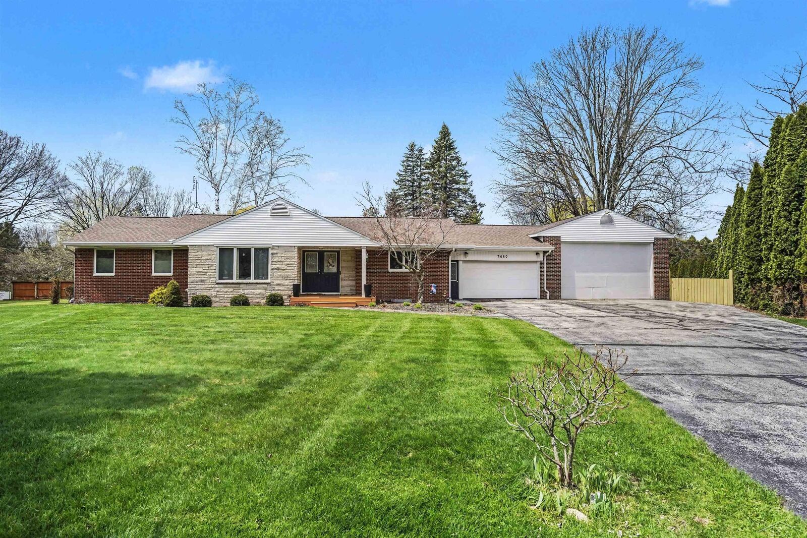 Property Photo:  7680 Hillshire Court  MI 48609 