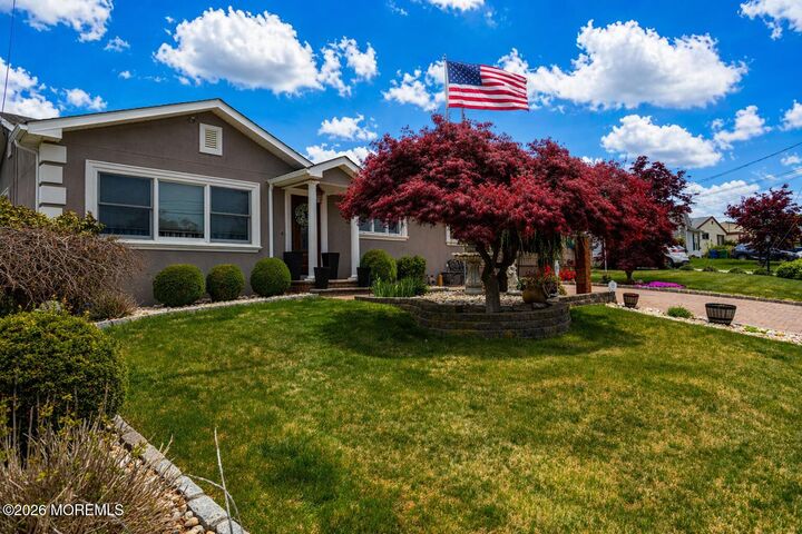Property Photo:  95 Pinetree Drive  NJ 08859 