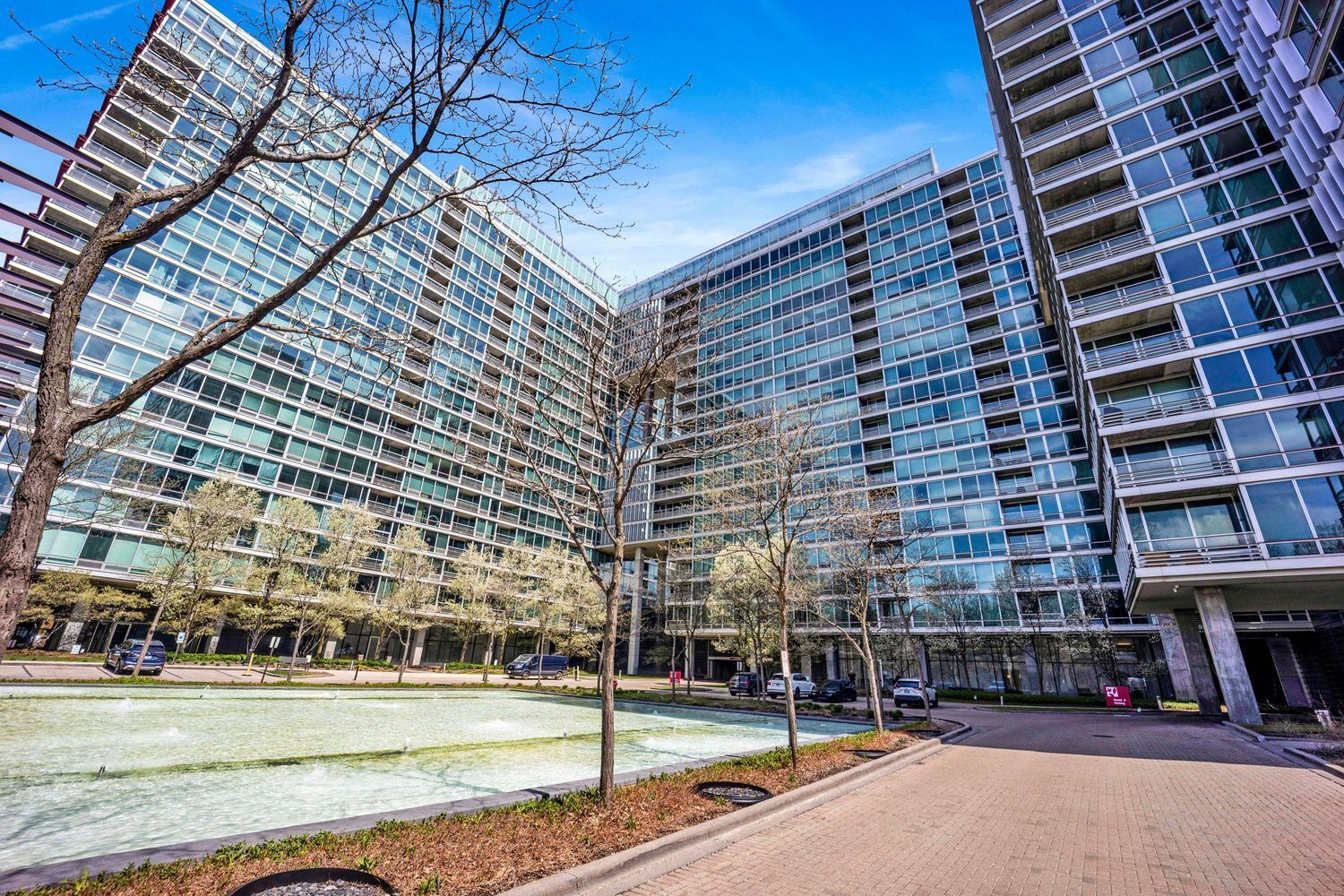 Property Photo:  