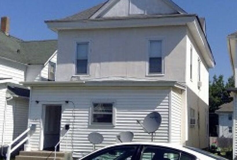 Property Photo:  630 6th Avenue  IA 52732 