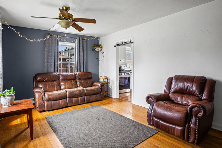 Property Photo:  943 Lilac Lane  IL 60035 