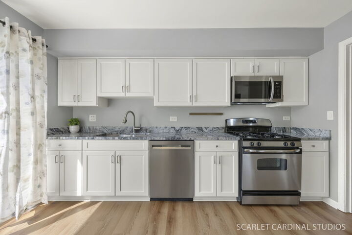 Property Photo:  1933 Wellington Place  IL 60516 