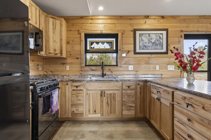 Property Photo:  32 Sandy Ridge Lane  ME 04974 