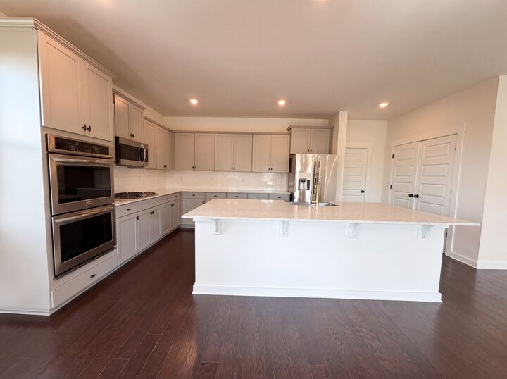 Property Photo: 3372 Vinemont Dr TN 37179