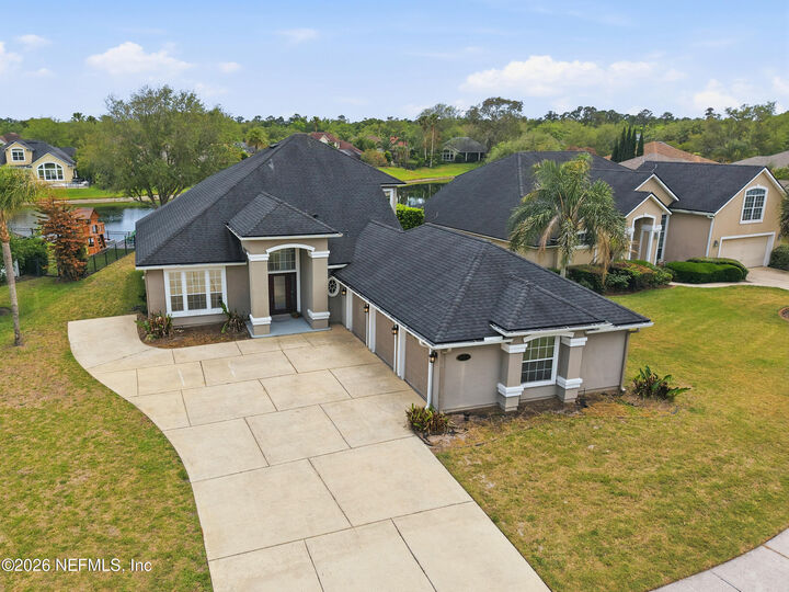 Property Photo: 13836 Harbor Creek Place FL 32224