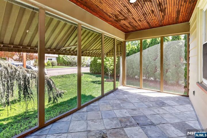 Property Photo:  266 Central Avenue  NJ 07652 