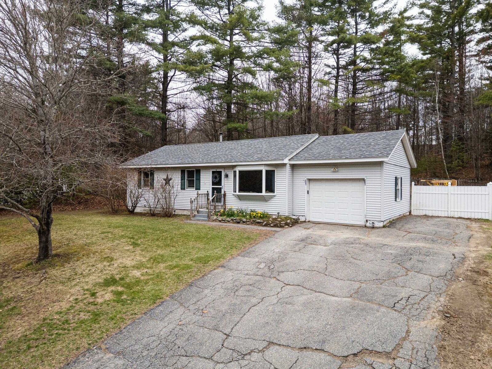 Property Photo:  4 Alexander Avenue  NH 03773 