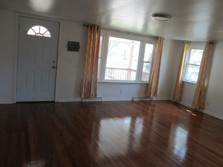 Property Photo: 507 E Sanders Street MO 63549