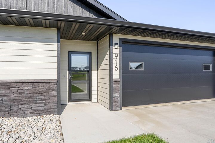 Property Photo:  916 Park Lane  IA 51031 