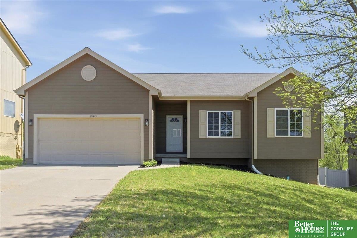 Property Photo: 10907 S 25th Avenue NE 68123