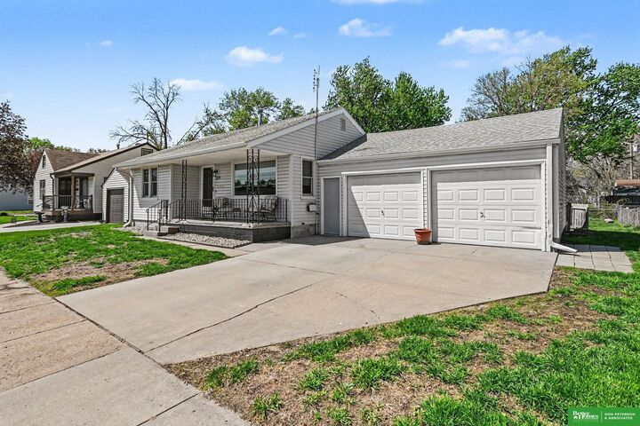 Property Photo:  315 N Grant Street  NE 68025 