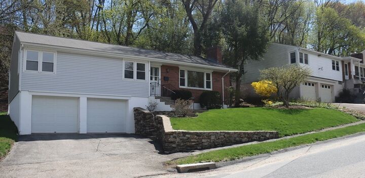 Property Photo:  31 Sun Valley Dr  MA 01609 